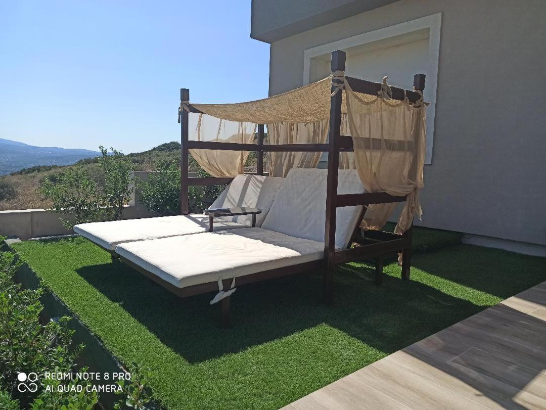 Chalkida Hilltop Apartments ภายนอก รูปภาพ